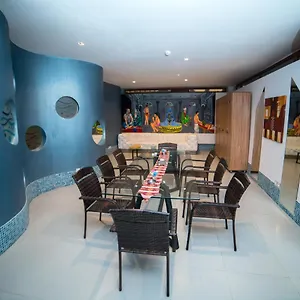 Otel Parkway &